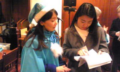 20091223-handinhand.JPG